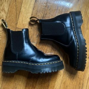 Doc Marten platform Chelsea boot - Size Womens 8